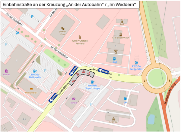 Einbahnstra&szlig;e an der Kreuzung "An der Autobahn" / "Im Weddern"